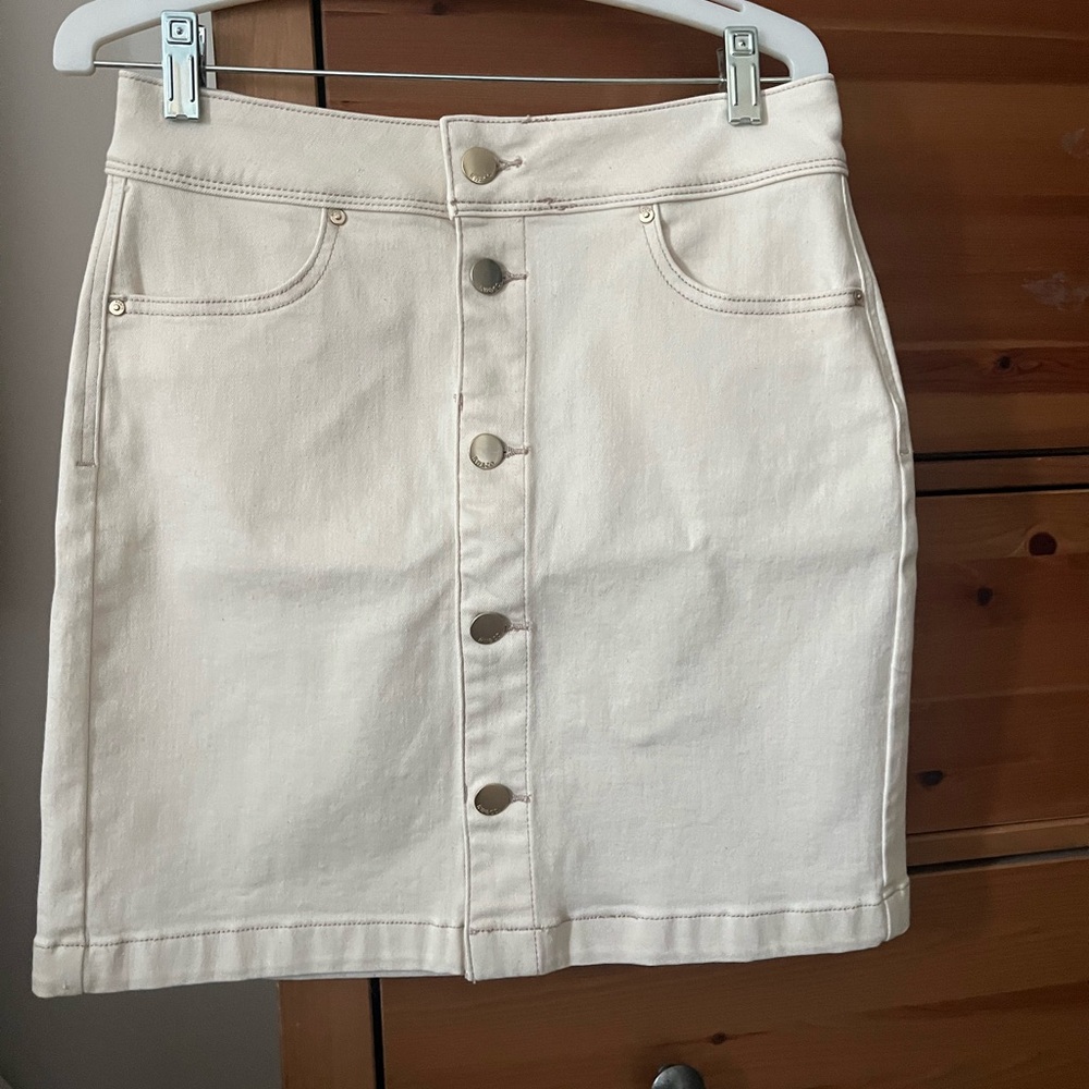 RW& CO Cream Button-Front Women's Skirt